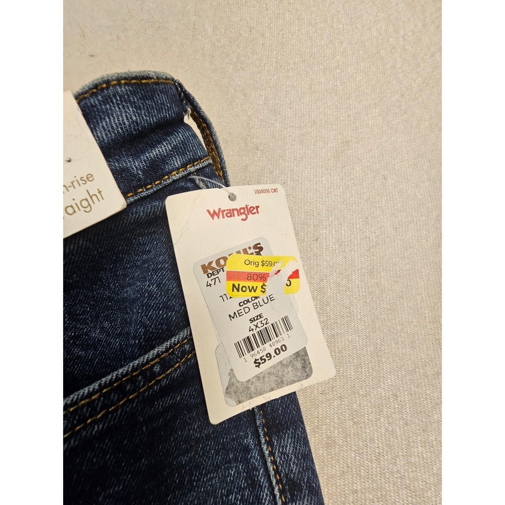 Wrangler High Rise True Straight Jeans Med Blue Denim 4x32 NWT 1004096 CWT - Picture 3 of 8